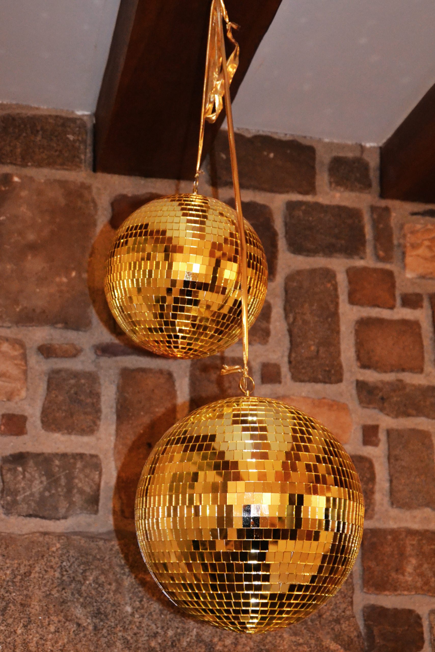 Boule à facettes dorée D25 – Image 3