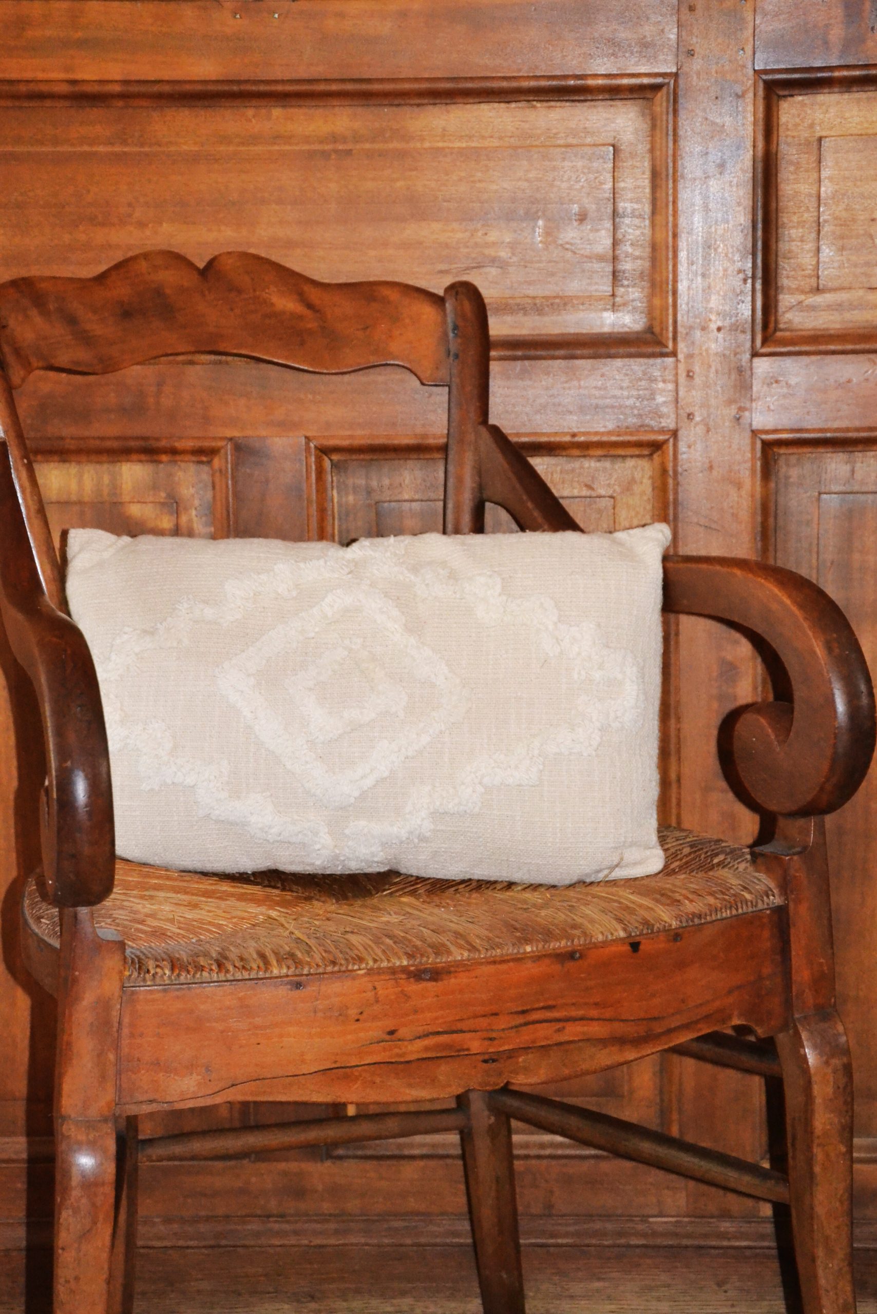 Coussin beige allongé