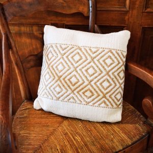 Coussin beige et corde