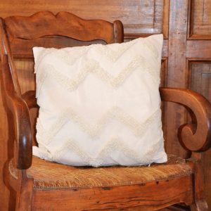 Coussin beige motif triangle