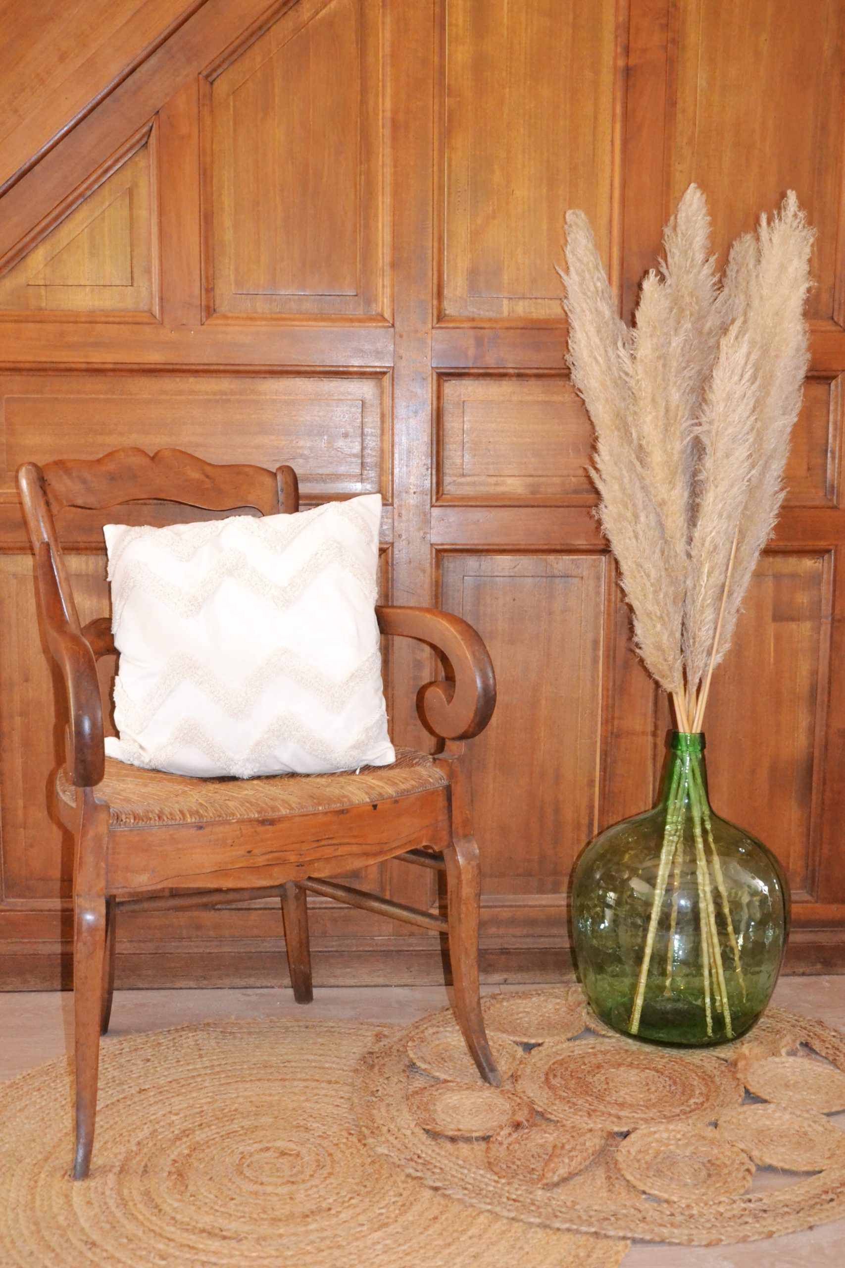 Coussin beige motif triangle – Image 2