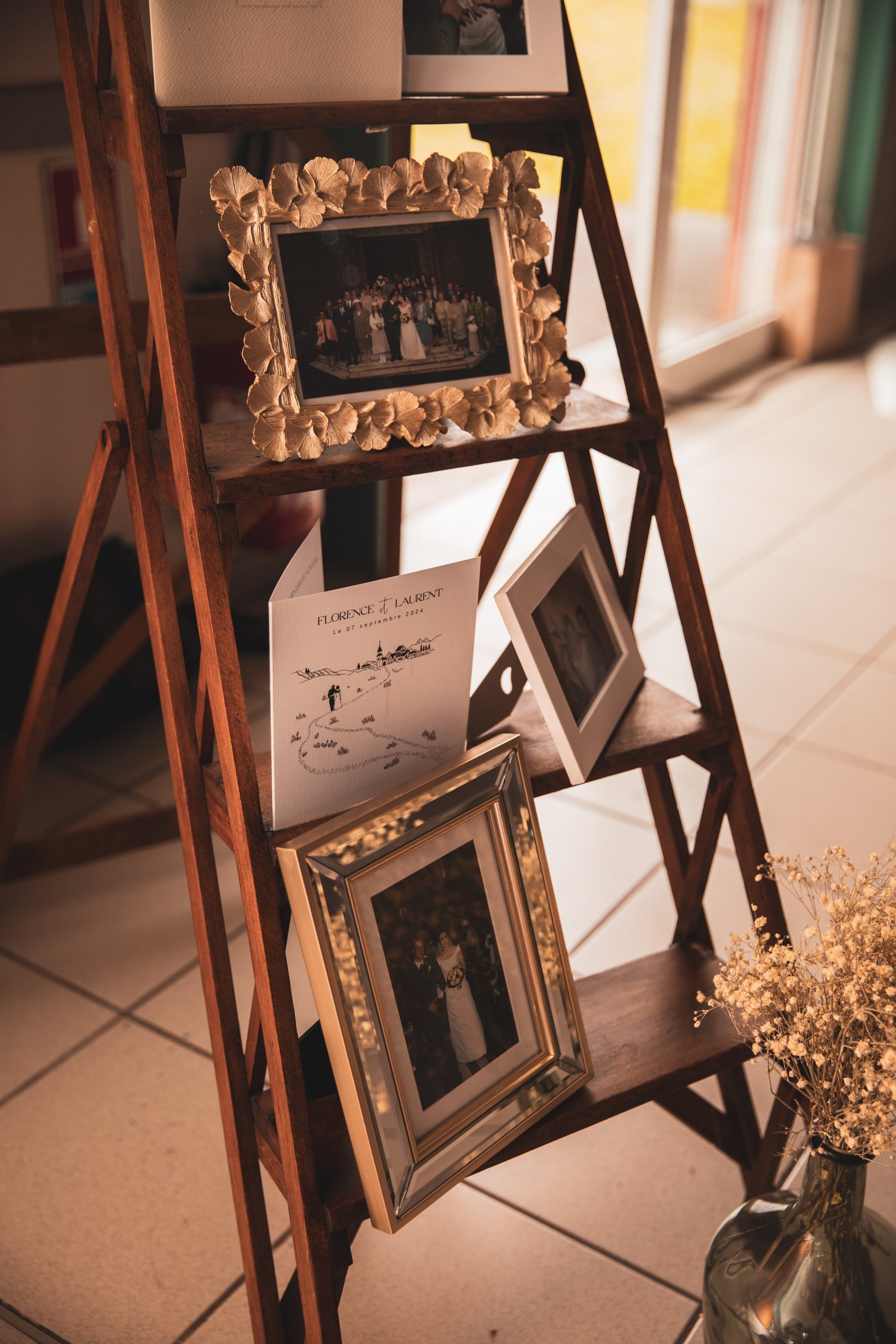 Escabeau ancien en bois – Image 4