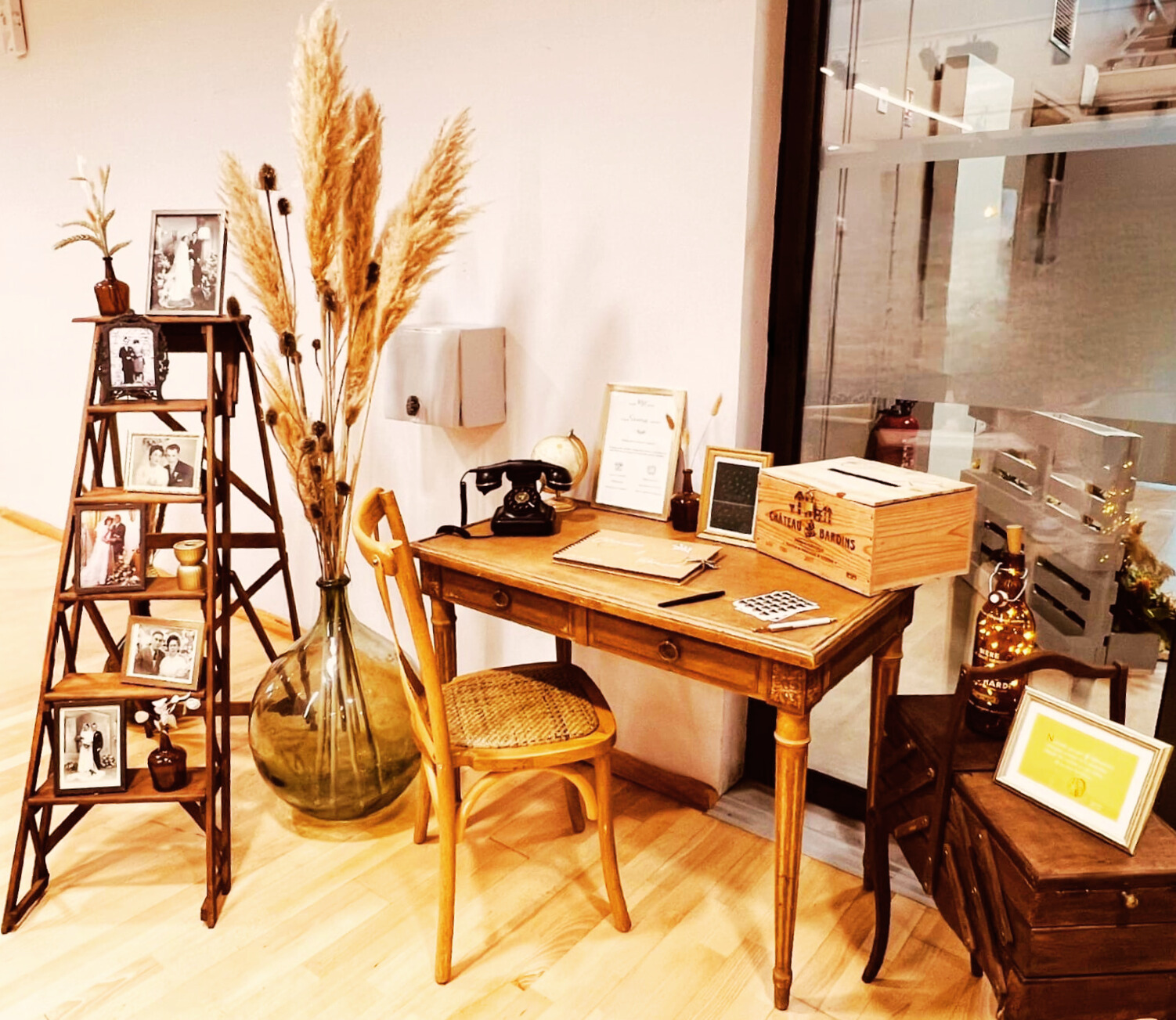 Escabeau ancien en bois – Image 3